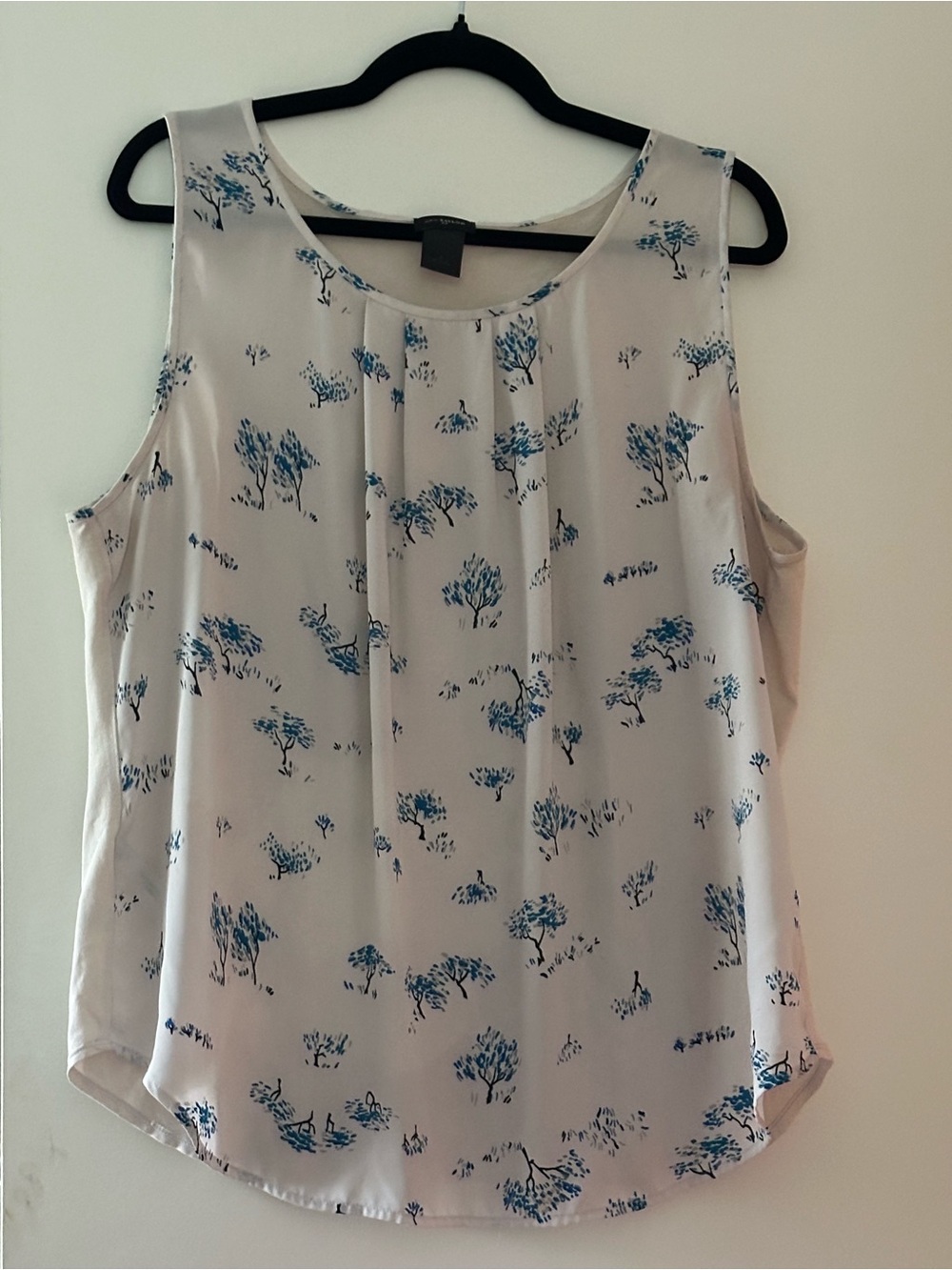 Ann Taylor Cream Sleeveless Camisole with Blue Floral Print